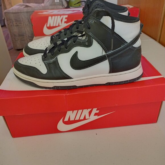 Size 10 - Nike Dunk High Black White - Picture 2 of 6
